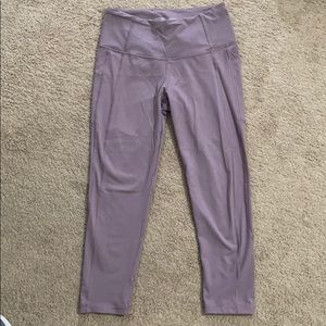Victoria’s Secret sport lavender Capri legging